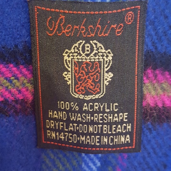 Soft & bright plaid scarf - Picture 3 of 3